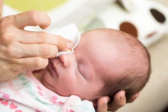 Obstrução do canal lacrimal em bebês