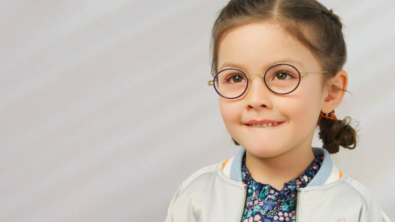 Dicas para convencer a criança a usar óculos de grau