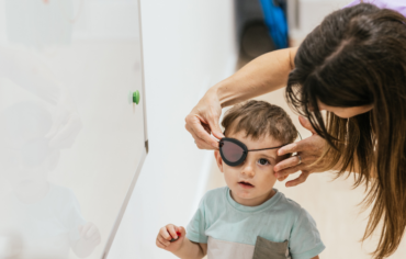 Uso de tampão para ambliopia é um desafio para pais e oftalmopediatras